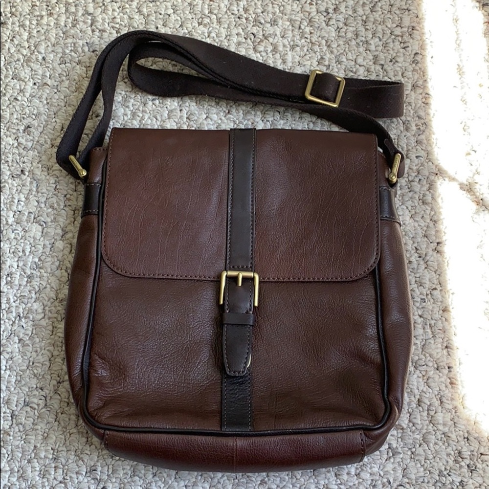 Fossil brown leather messenger bag / iPad bag
